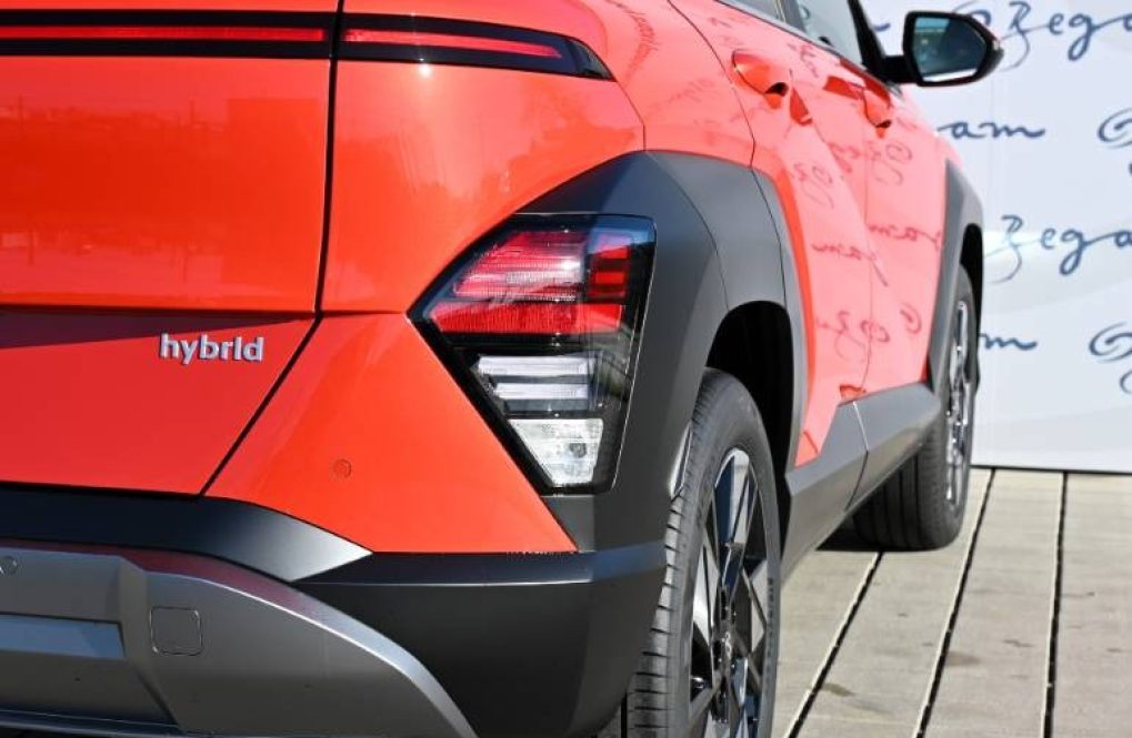 Hyundai-Kona-HEV-Family-AT-8