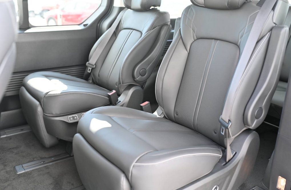 Hyundai-Staria-16T-GDi-HEV-Luxury-7S-4x2-6AT-21