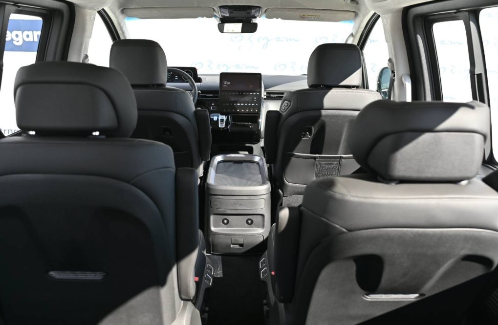 Hyundai-Staria-16T-GDi-HEV-Luxury-7S-4x2-6AT-22