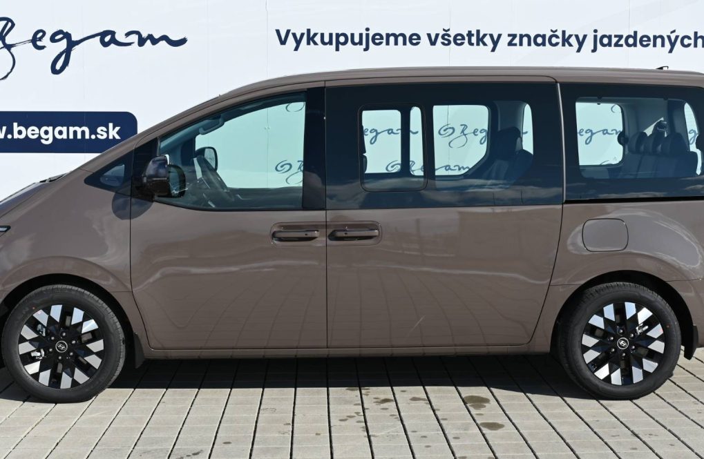 Hyundai-Staria-16T-GDi-HEV-Luxury-7S-4x2-6AT-3