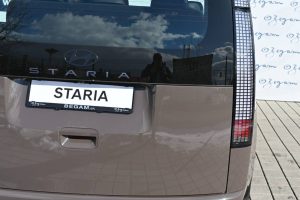 Hyundai-Staria-16T-GDi-HEV-Luxury-7S-4x2-6AT-6