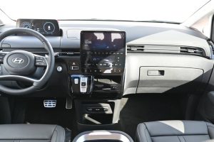 Hyundai-Staria-16T-GDi-HEV-Luxury-7S-4x2-6AT-8