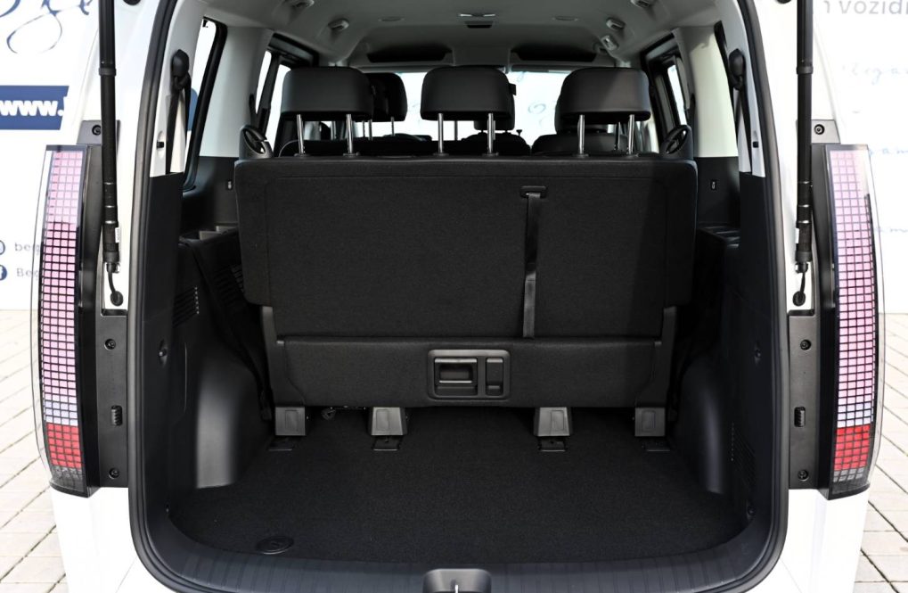 Hyundai-Staria-16T-GDi-HEV-Premium-9S-4x2-6AT-11