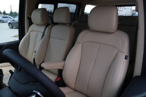 Hyundai-Staria-16T-GDi-HEV-Premium-9S-4x2-6AT-12