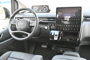 Hyundai-Staria-16T-GDi-HEV-Premium-9S-4x2-6AT-15
