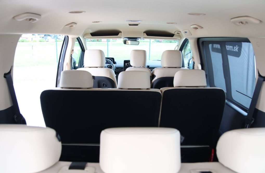 Hyundai-Staria-16T-GDi-HEV-Premium-9S-4x2-6AT-16