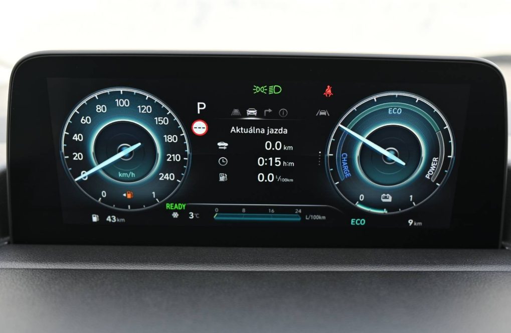Hyundai-Staria-16T-GDi-HEV-Premium-9S-4x2-6AT-18