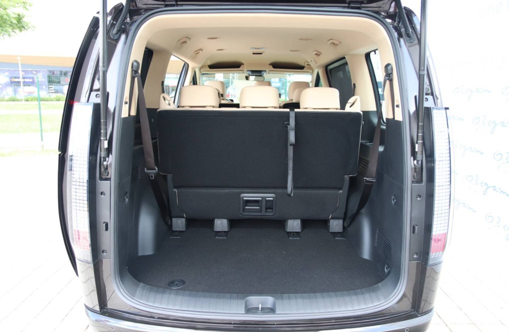 Hyundai-Staria-16T-GDi-HEV-Premium-9S-4x2-6AT-20