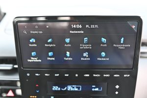 Hyundai-Staria-16T-GDi-HEV-Premium-9S-4x2-6AT-21