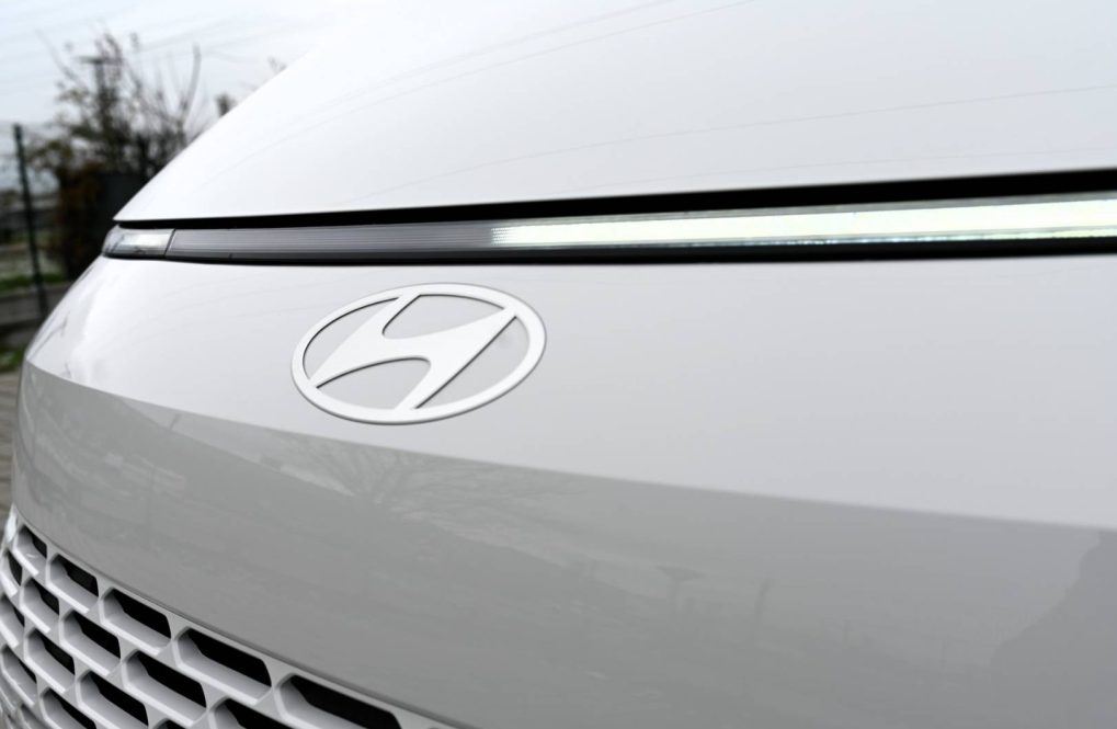 Hyundai-Staria-16T-GDi-HEV-Premium-9S-4x2-6AT-3