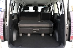 Hyundai-Staria-16T-GDi-HEV-Premium-9S-4x2-6AT-32
