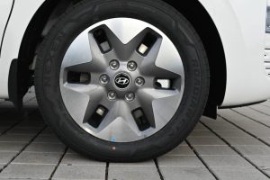 Hyundai-Staria-16T-GDi-HEV-Premium-9S-4x2-6AT-5