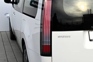 Hyundai-Staria-16T-GDi-HEV-Premium-9S-4x2-6AT-8