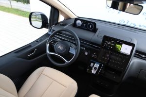 Hyundai-Staria-16T-GDi-HEV-Premium-9S-4x2-6AT-9