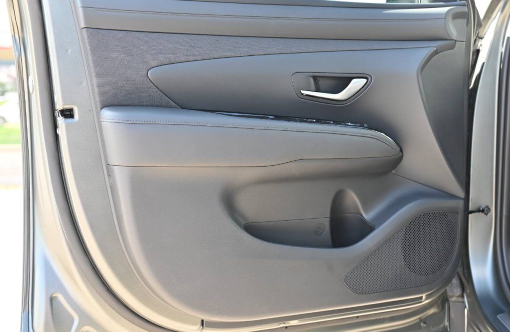 Hyundai-Tucson-NX4-Black-Line-16T-GDi-110kW-7DCT-MY26-11