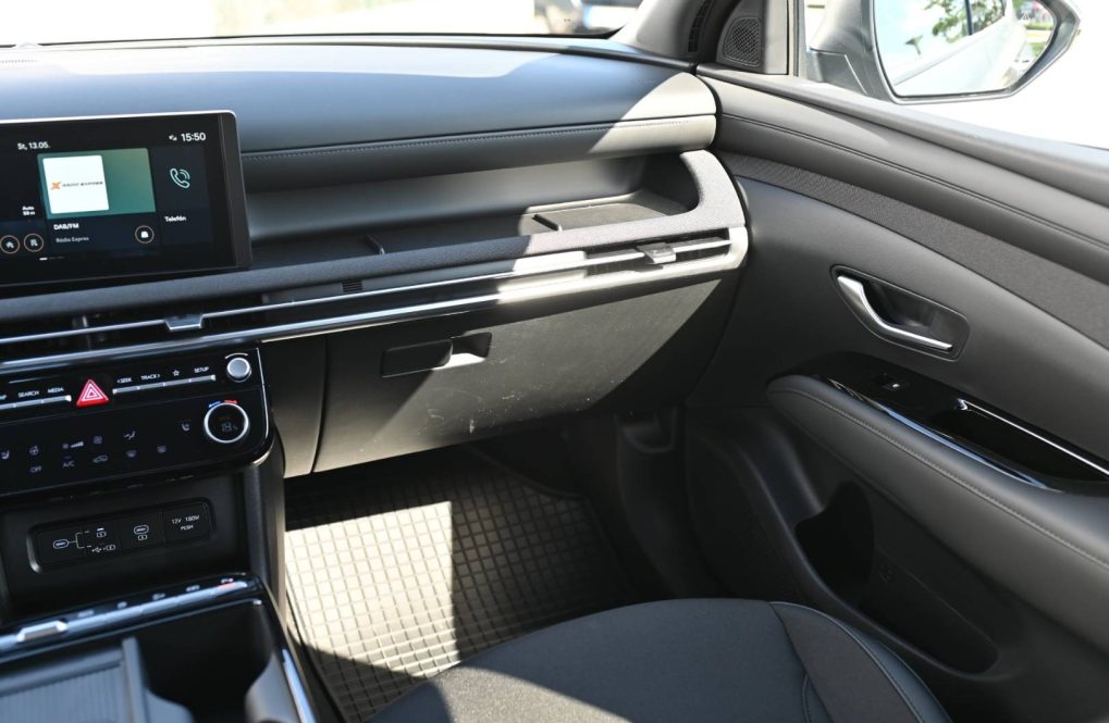 Hyundai-Tucson-NX4-Black-Line-16T-GDi-110kW-7DCT-MY26-16