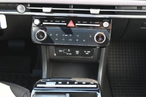 Hyundai-Tucson-NX4-Black-Line-16T-GDi-110kW-7DCT-MY26-30