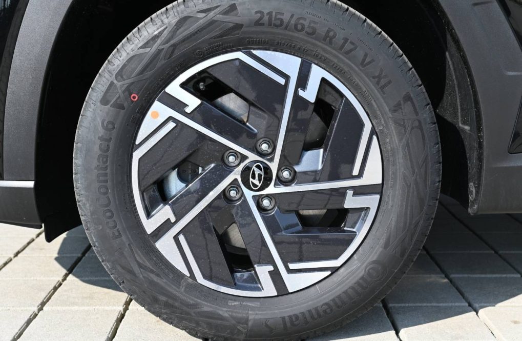 Hyundai-Tucson-NX4-Comfort-16T-GDi-110kW-6MT-MY2027-3