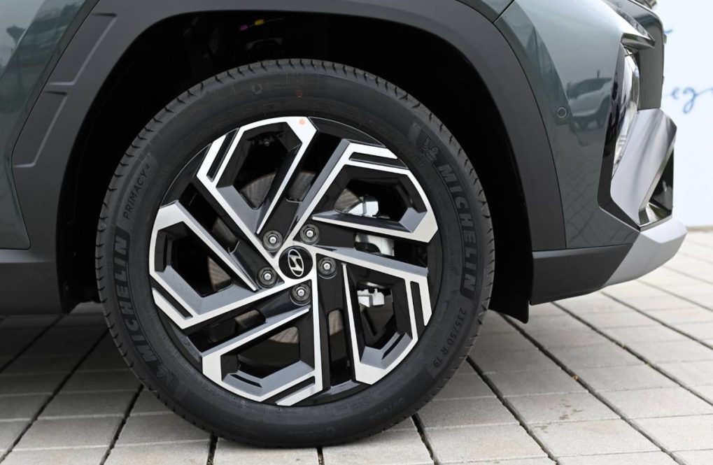 Hyundai-Tucson-NX4-Premium-16T-GDi-132kW-4x4-7DCT-MY27-4