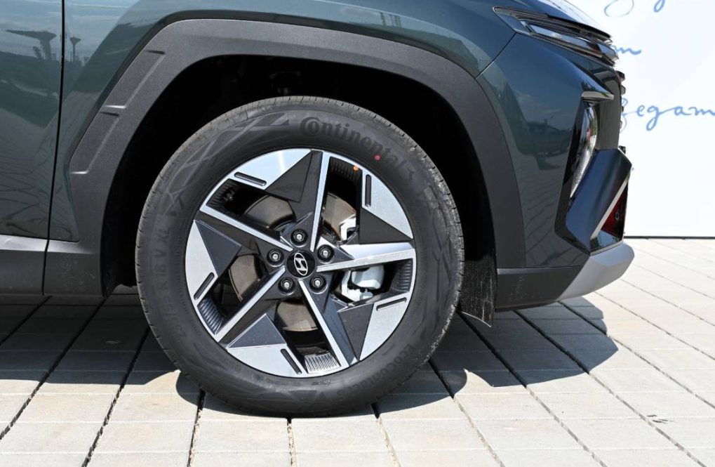 Hyundai-Tucson-NX4-Style-PHEV-16-T-GDi-185kW-6AT-MY2025-4