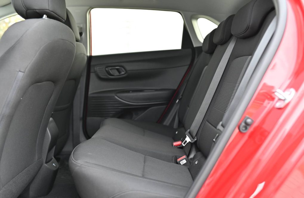 Hyundai-i20-10-T-GDi-Family-24