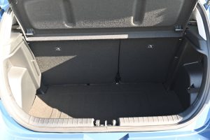 Hyundai-i20-10-T-GDi-Family-AT-13