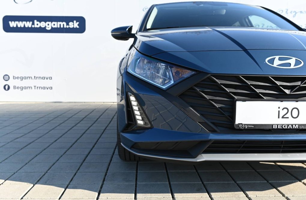 Hyundai-i20-10-T-GDi-Family-AT-2