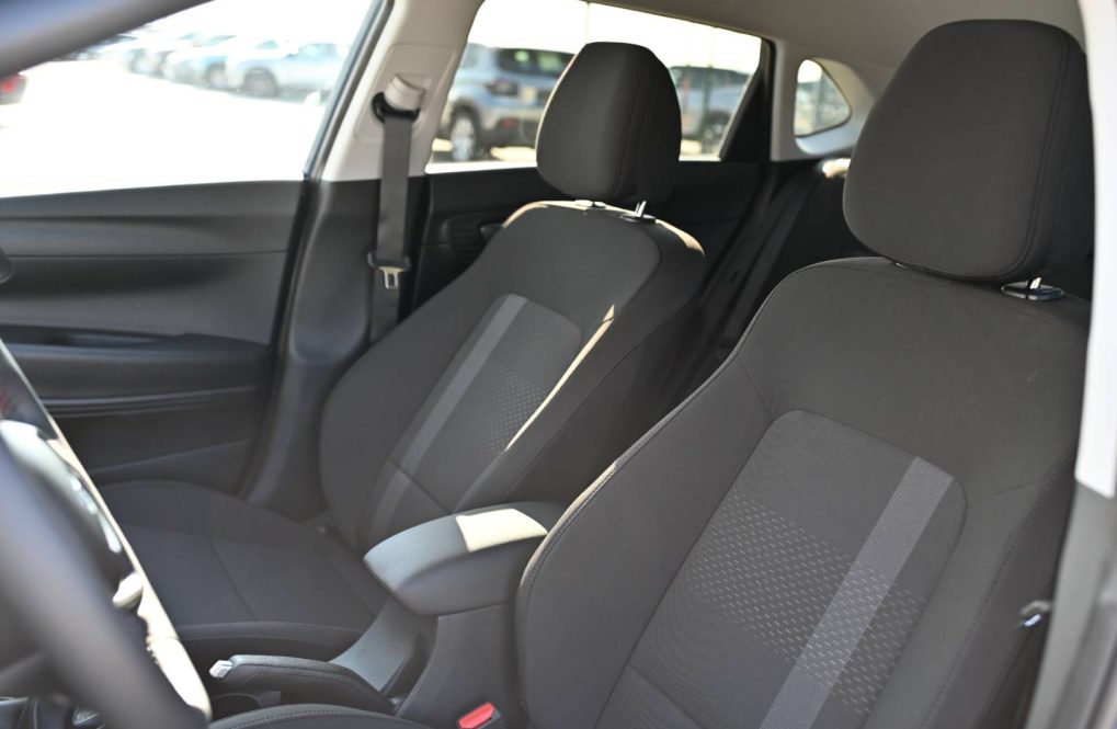 Hyundai-i20-10-T-GDi-Family-AT-22