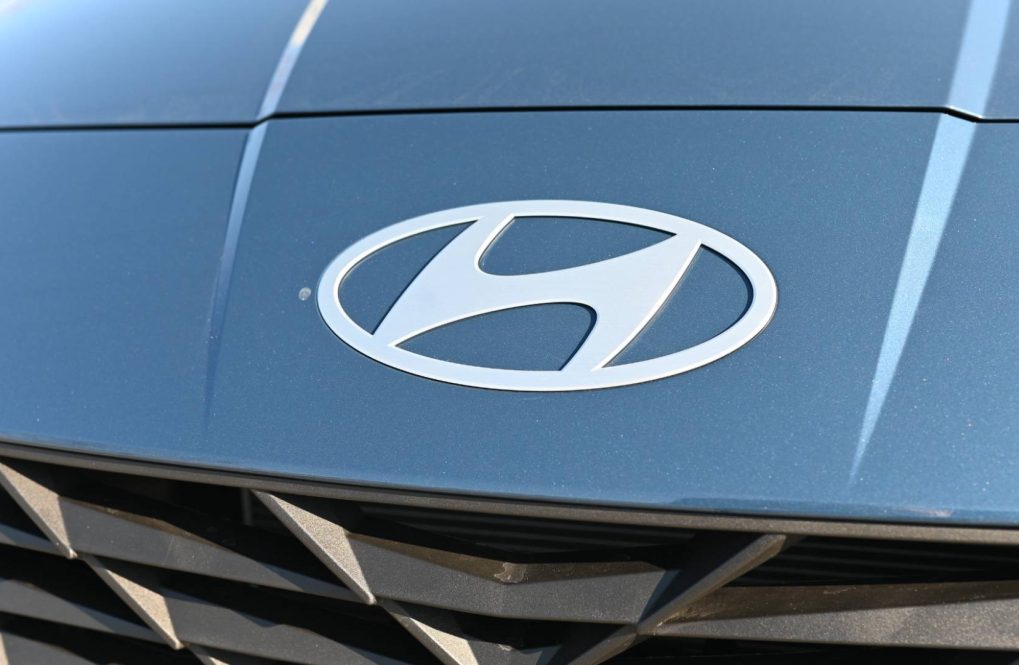 Hyundai-i20-10-T-GDi-Family-AT-3