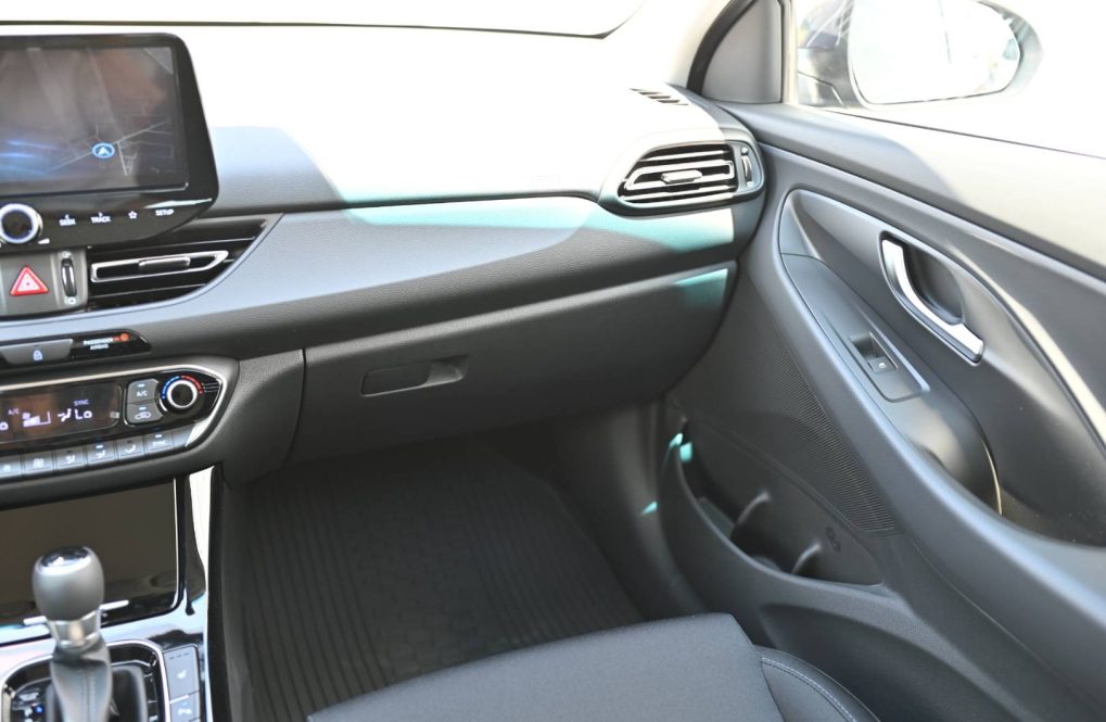 Hyundai-i30-16-T-GDi-FAMILY-7DCT-MY26-14