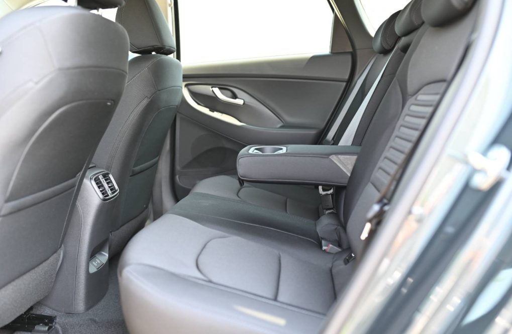 Hyundai-i30-CW-10-T-GDi-FAMILY-6MT-MY26-18