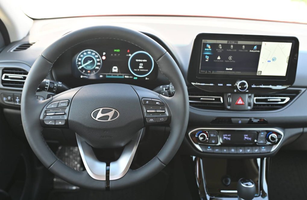 Hyundai-i30-CW-15T-GDi-MHEV-7DCT-FAMILY-MY25-103kW-15