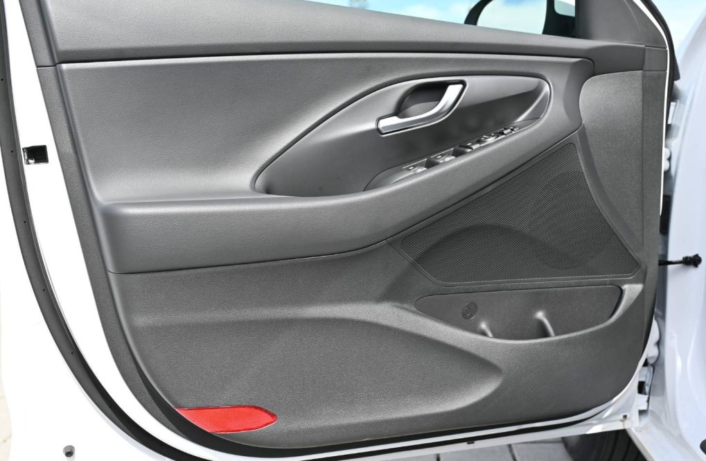 Hyundai-i30-CW-i30WGN-16-T-GDi-Comfort-7DCT-MY26-11