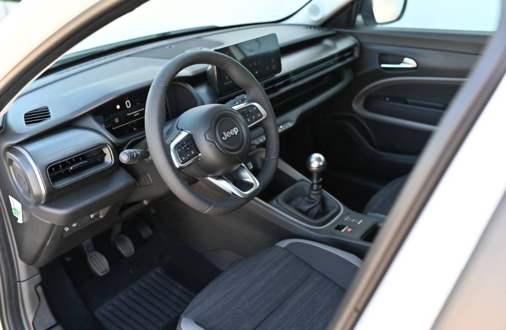 Jeep-Avenger-12-GSE-T3-Longitude-9