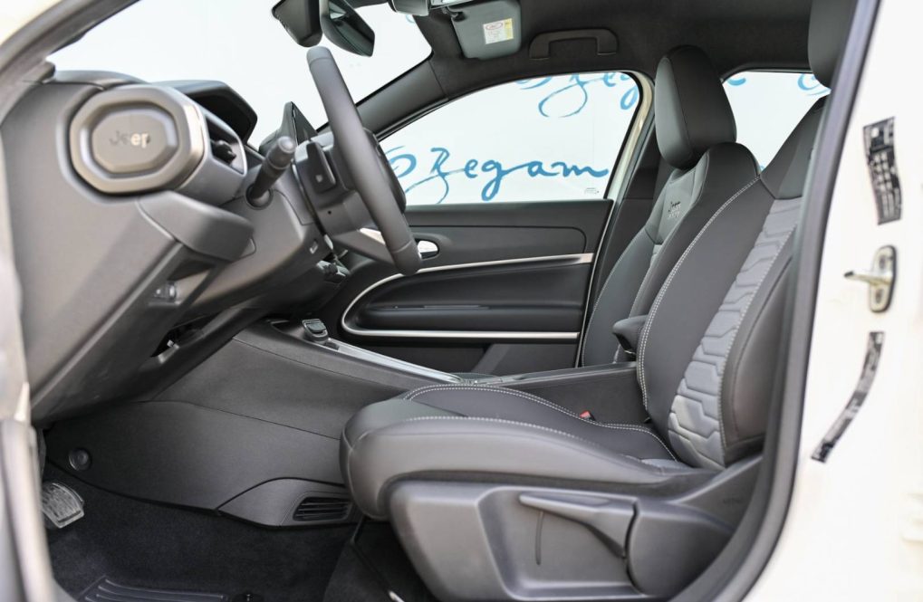 Jeep-Avenger-12-T-e-Hybrid-6DCT-UPLAND-4xe-23
