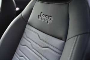 Jeep-Avenger-12-T-e-Hybrid-6DCT-UPLAND-4xe-25