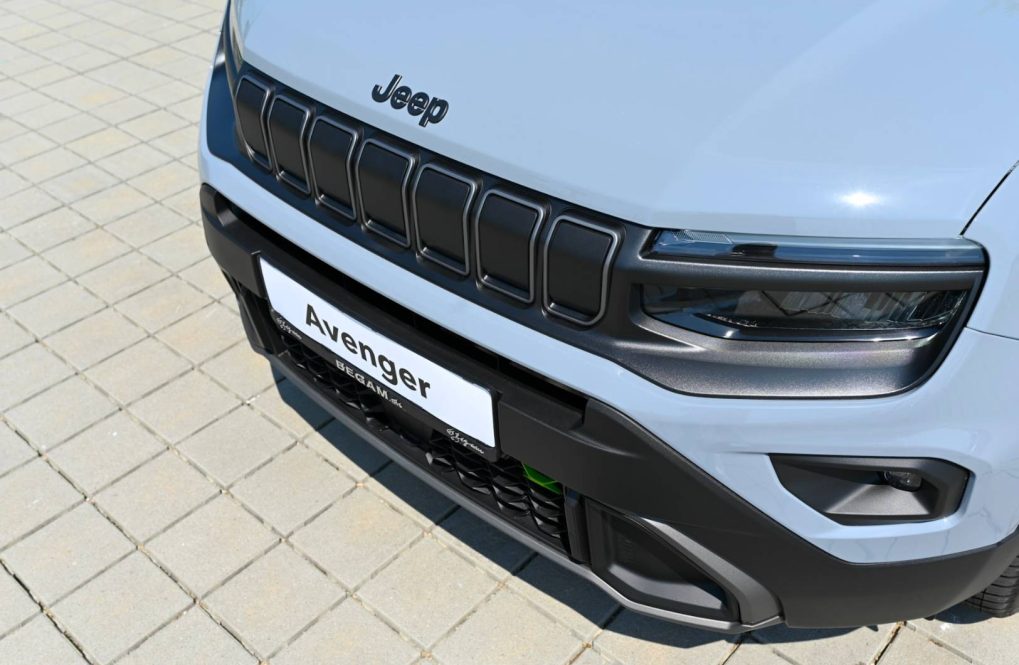 Jeep-Avenger-12-T-e-Hybrid-6DCT-UPLAND-4xe-4