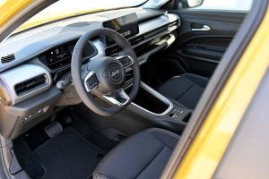 Jeep-Avenger-12-T-e-Hybrid-Summit-AT-10