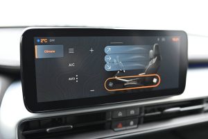 Jeep-Avenger-12-T-e-Hybrid-Summit-AT-14