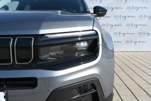 Jeep-Avenger-12-T-e-Hybrid-Summit-AT-2