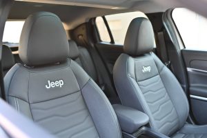 Jeep-Avenger-12-T-e-Hybrid-Summit-AT-23