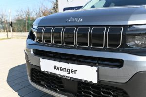 Jeep-Avenger-12-T-e-Hybrid-Summit-AT-3