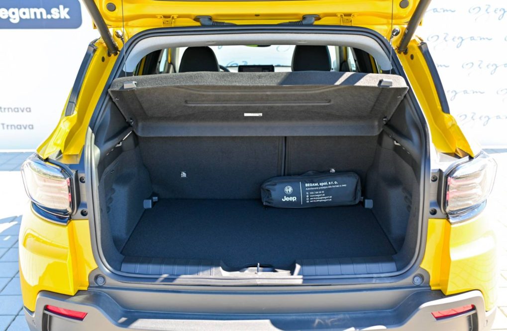 Jeep-Avenger-12-T-e-Hybrid-Summit-AT-30