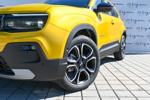 Jeep-Avenger-12-T-e-Hybrid-Summit-AT-6