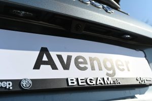 Jeep-Avenger-12-T-e-Hybrid-Summit-AT-9