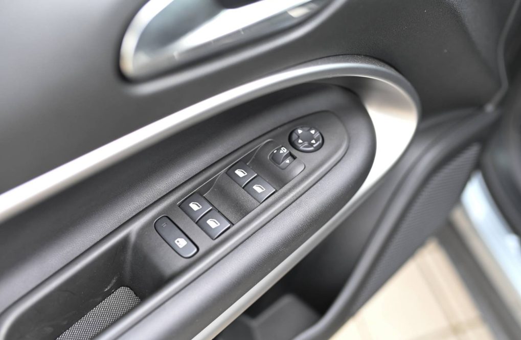 Jeep-Avenger-Elektro-54-kWh-SUMMIT-26