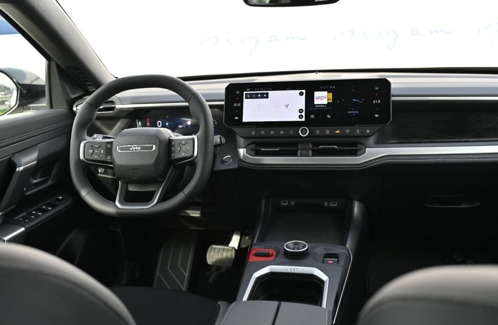 Jeep-Compass-12T-e-Hybrid-Altitude-145K-6-EDCT-10