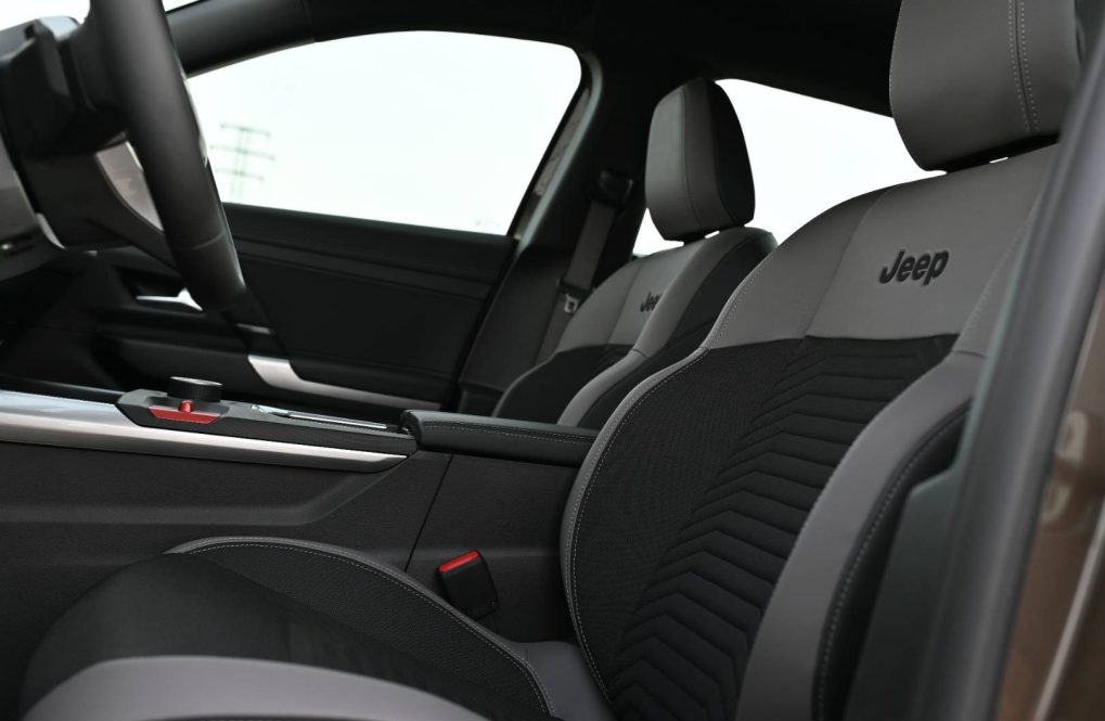 Jeep-Compass-12T-e-Hybrid-Altitude-145K-6-EDCT-20