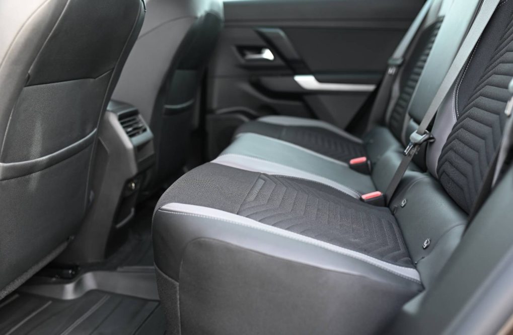 Jeep-Compass-12T-e-Hybrid-Altitude-145K-6-EDCT-21