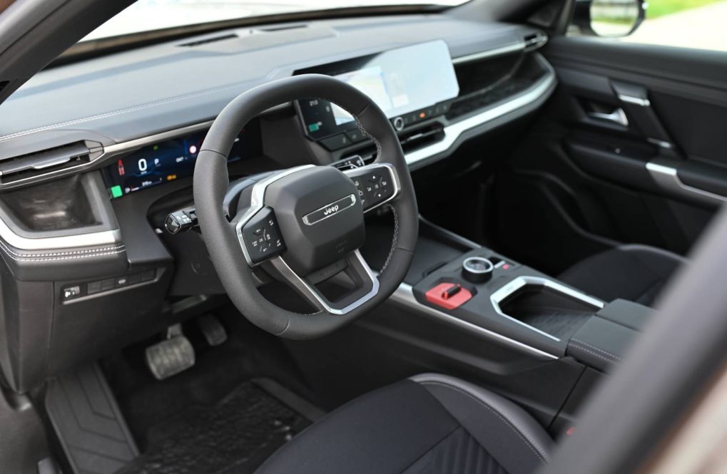 Jeep-Compass-12T-e-Hybrid-Altitude-145K-6-EDCT-9